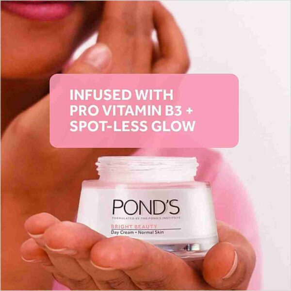 Pond's Bright Beauty SPF 15 Day Cream | 35 gms - Image 3